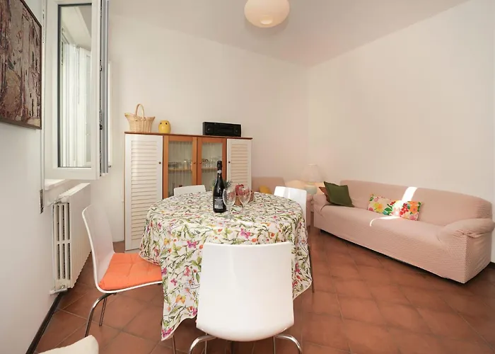 Cornucopia By Interhome Lägenhet Porto Valtravaglia